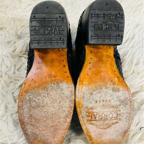 CORRAL WOMEN'S EXOTIC FULL PYTHON BOOTIES - SNIP TOE - Picture 5 of 6